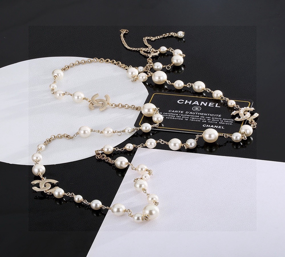 CHANEL Pearl Long Necklace with Crystal CC Logo